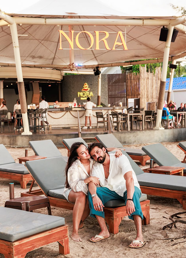 Celebrity Couple Enjoys a Beach Vacation in Thailand Photos...8