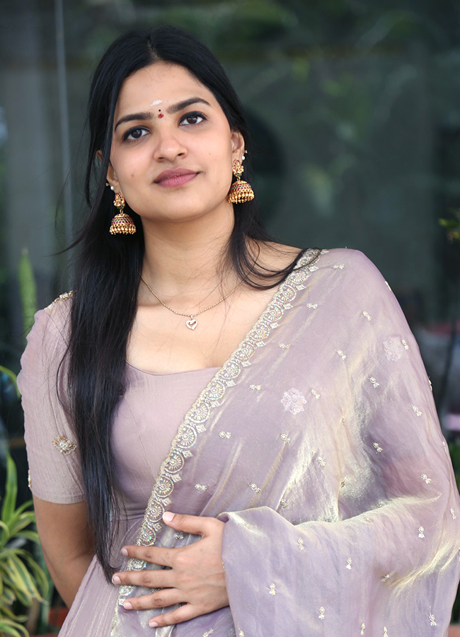 Tollywood Entry Divija Prabhakar Viral Photos9