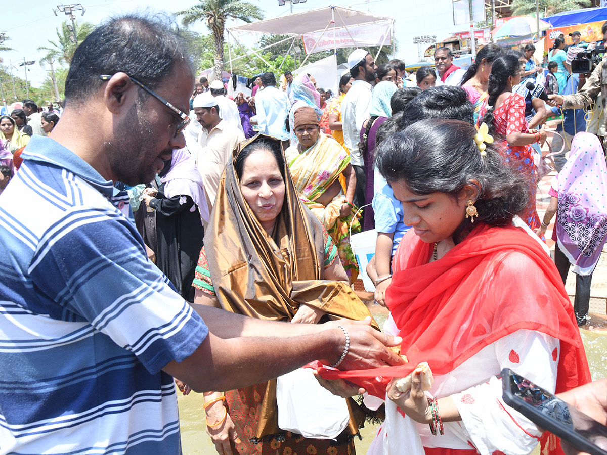 Huge crowds Bara Shaheed Dargah to celebrate Rottela Panduga in Nellore10