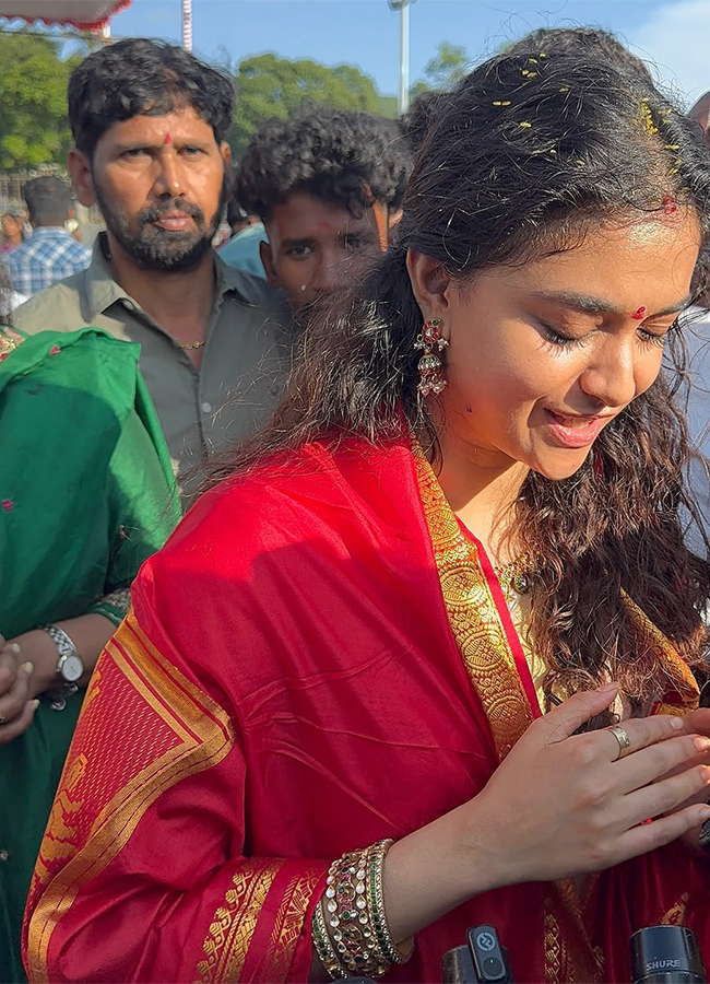 Keerthy Suresh Visits Tirumala Along With Her Husband Today: Photos14