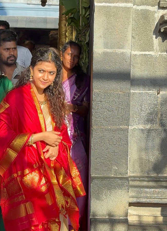 Keerthy Suresh Visits Tirumala Along With Her Husband Today: Photos4