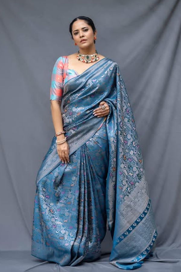 Anasuya Bharadwaj Looks Most Beautiful In Saree Photos4