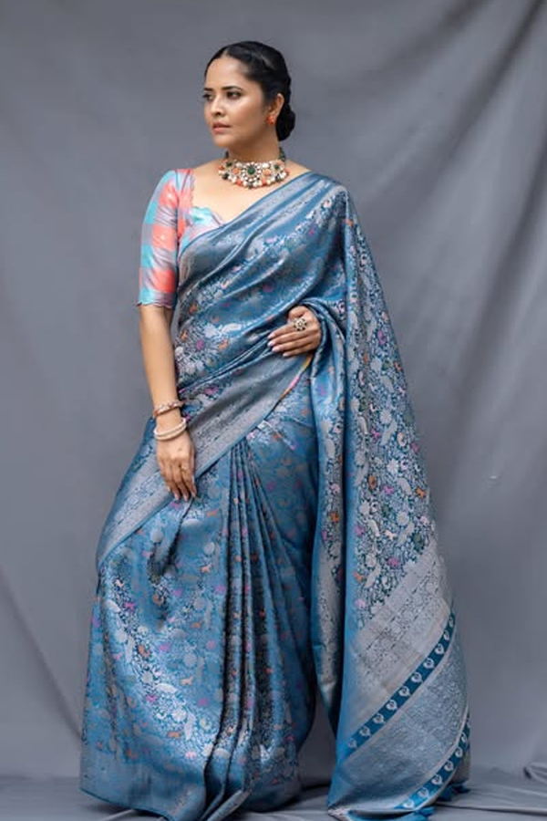 Anasuya Bharadwaj Looks Most Beautiful In Saree Photos7
