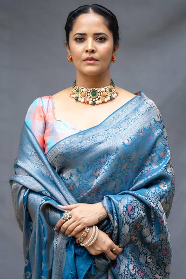 Anasuya Bharadwaj Looks Most Beautiful In Saree Photos9