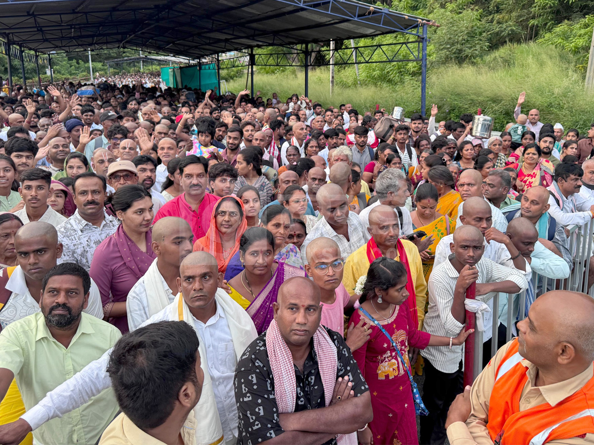 Heavy Crowd In Tirumala Photos1