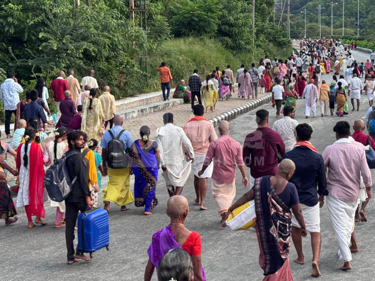 Heavy Crowd In Tirumala Photos3