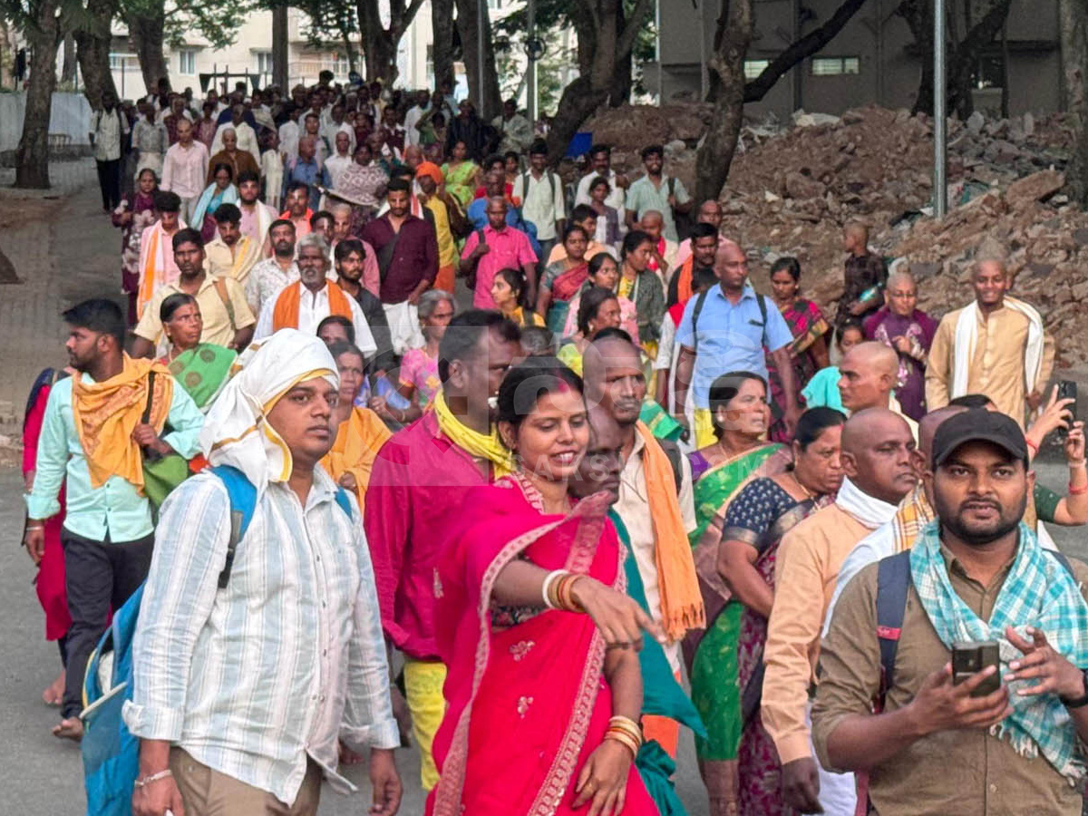 Heavy Crowd In Tirumala Photos4