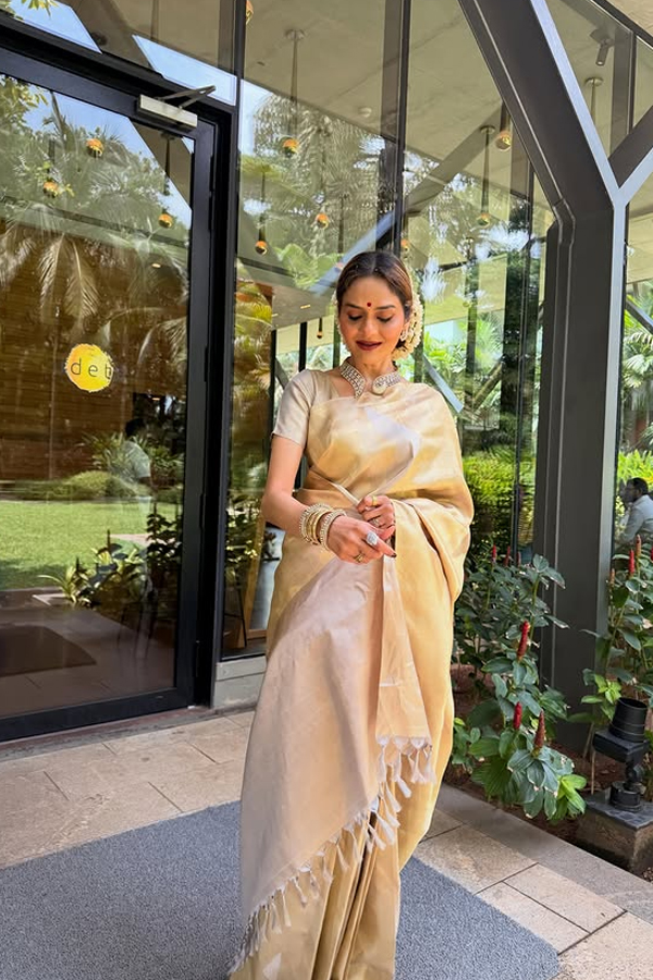 Khushbu Sundar Shares Beautiful Pictures From Her Daughter Wedding: Photos5
