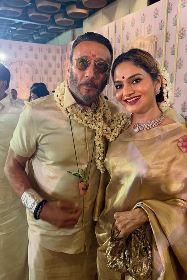 Khushbu Sundar Shares Beautiful Pictures From Her Daughter Wedding: Photos7