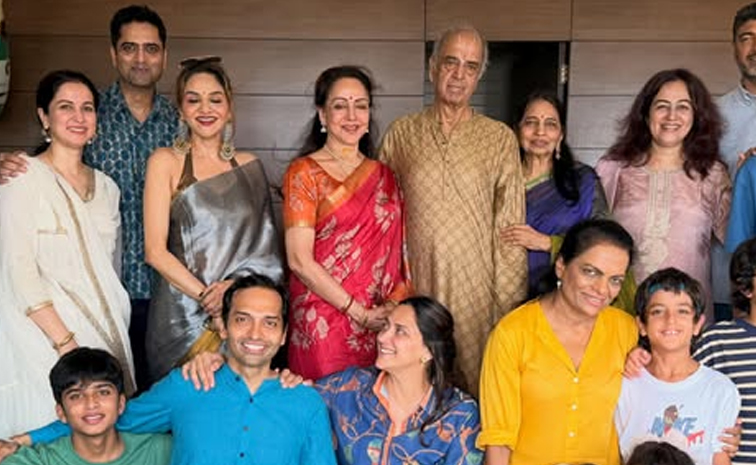 Actress Madhubala special moments With Family Photos1