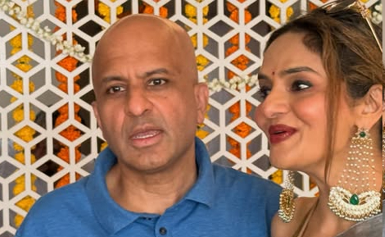 Actress Madhubala special moments With Family Photos6
