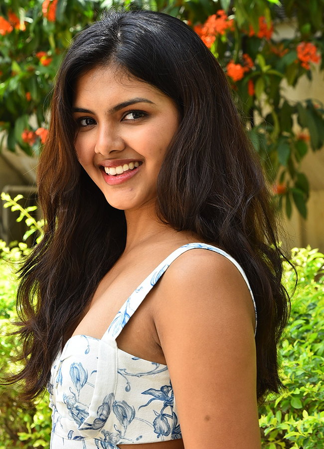 Actress Roopa Srinivas Glam Stills HD3