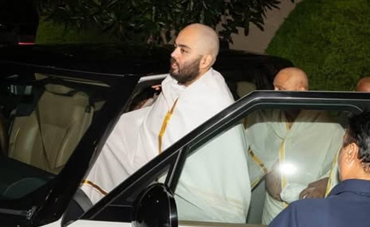 Anant Ambani Visits Tirupati Temple Photos4