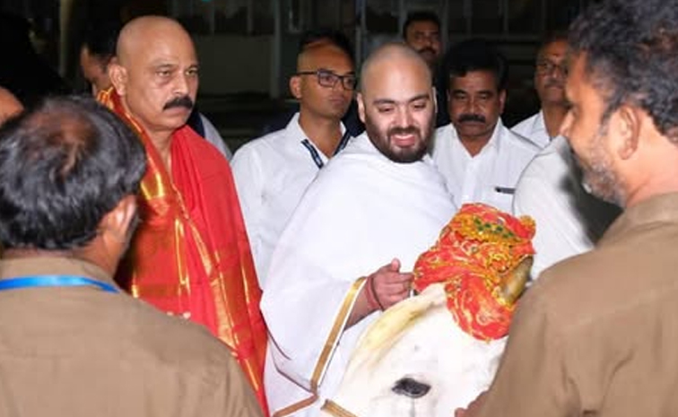 Anant Ambani Visits Tirupati Temple Photos8