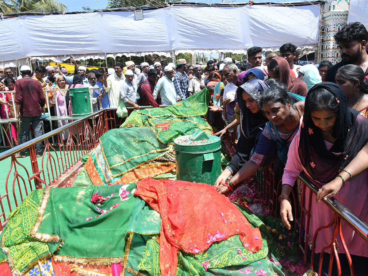 Bara Shaheed Dargah : Rottela Panduga in Nellore District35