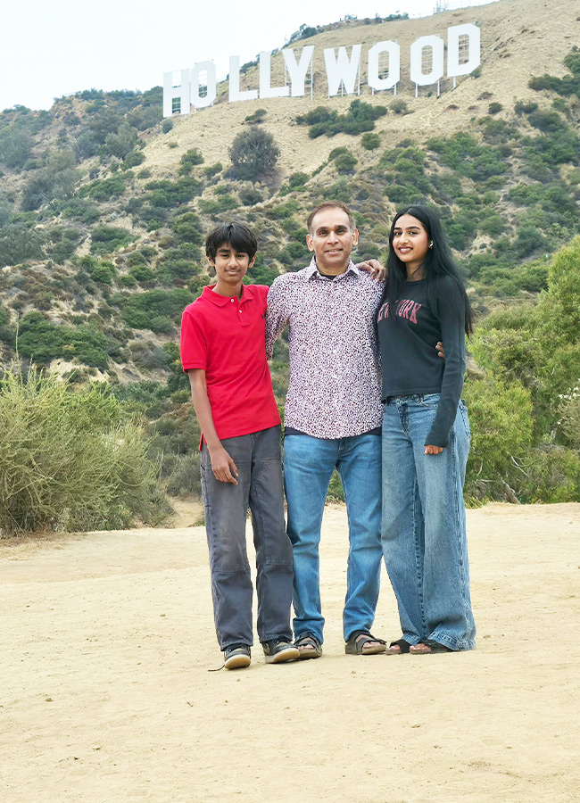 Heroine Laya Family Time Photos13