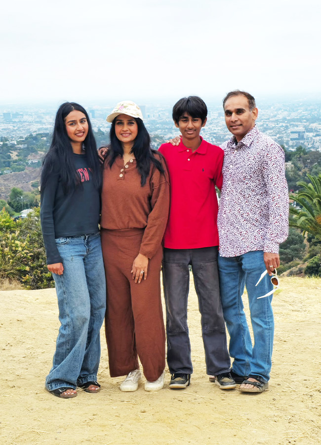 Heroine Laya Family Time Photos2