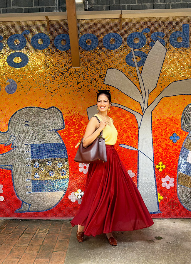 Have You Seen The Raja Saab Beauty Parents Photos15