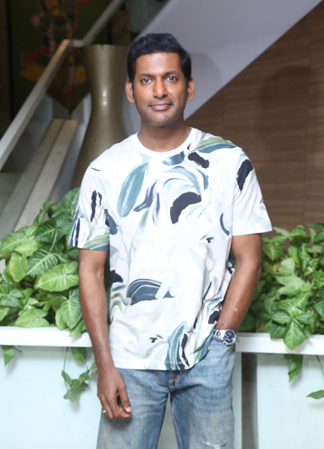 Vishal Makutam Second Single Launch Event HD Photos8
