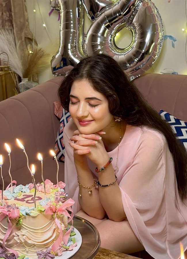Popular child actress turns major Birthday celebration photos11