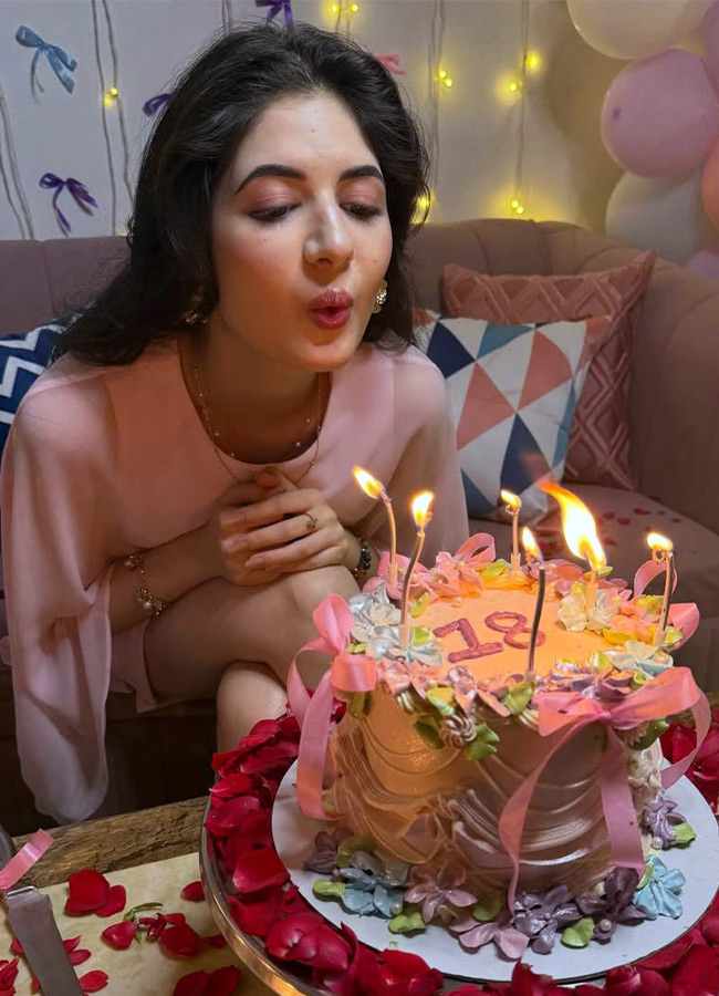 Popular child actress turns major Birthday celebration photos2