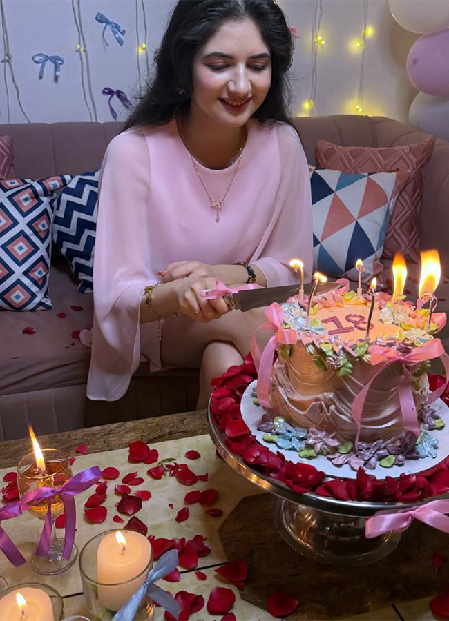 Popular child actress turns major Birthday celebration photos3