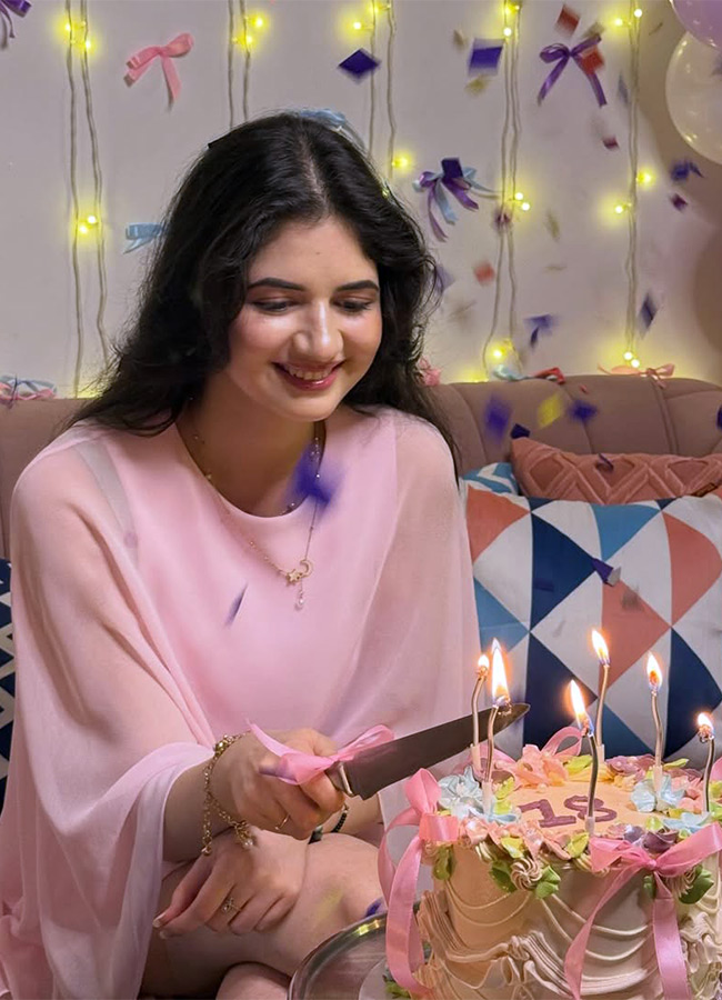 Popular child actress turns major Birthday celebration photos6