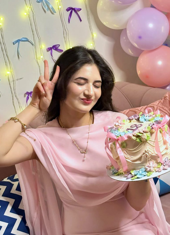 Popular child actress turns major Birthday celebration photos7