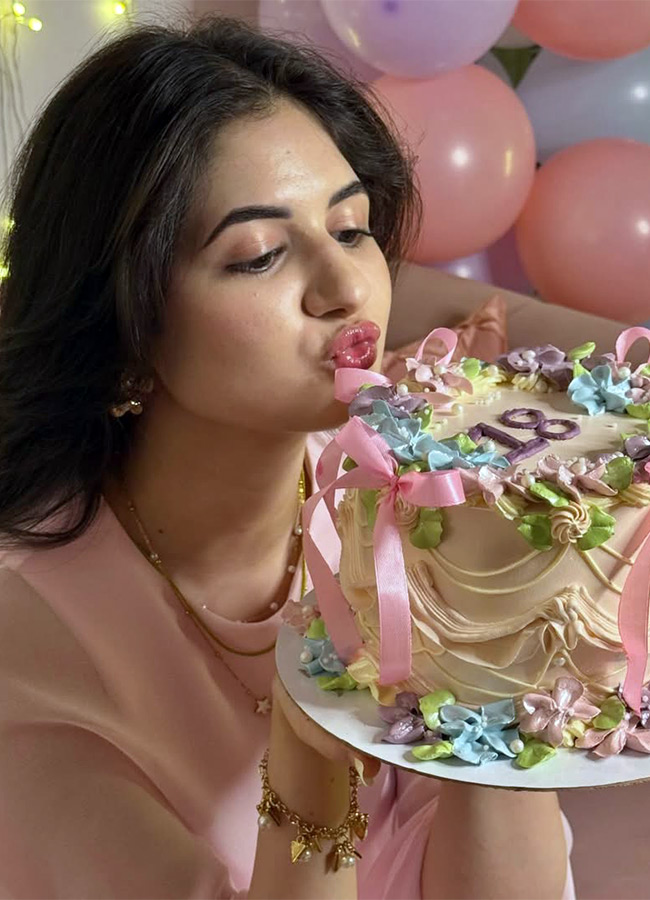 Popular child actress turns major Birthday celebration photos8