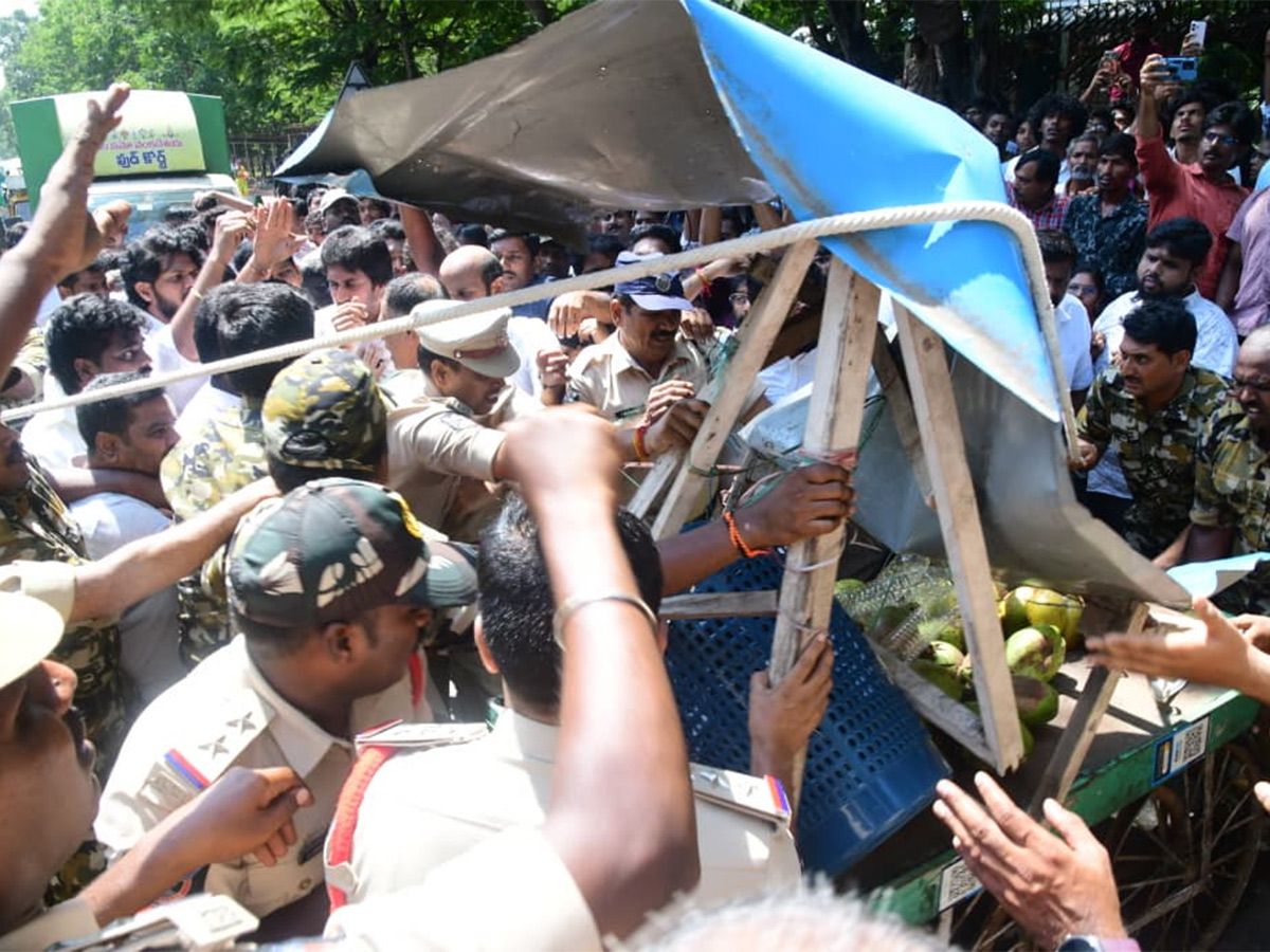 YSRCP Leaders Protest At Tirumala Alipiri HD Photos1