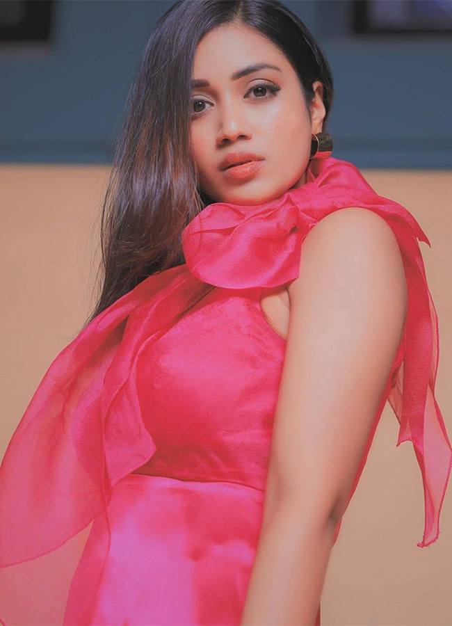 Actress Nivetha Pethuraj HD Photos3