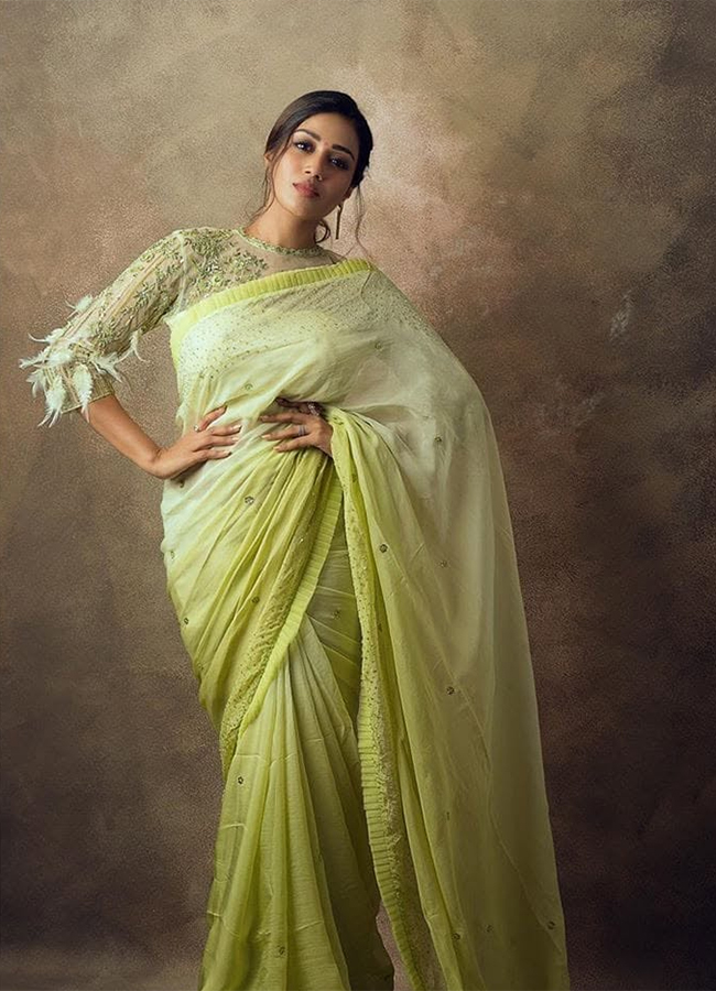 Actress Nivetha Pethuraj HD Photos4