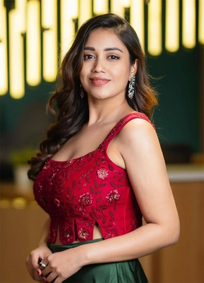 Actress Nivetha Pethuraj HD Photos8