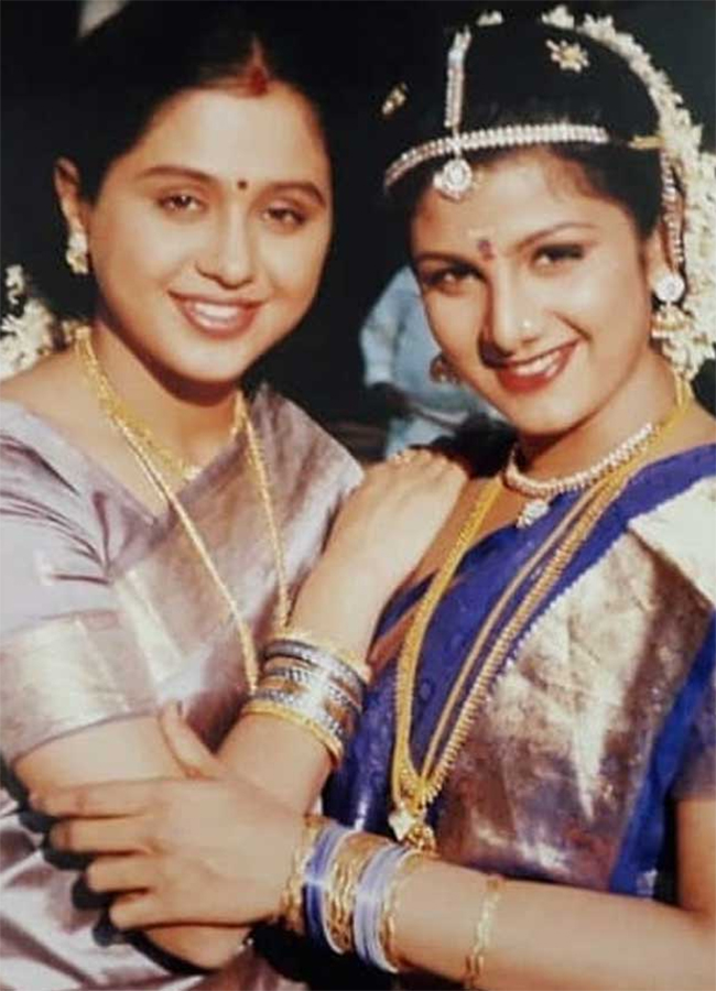 Actress Rambha Rare And Unseen Photos Viral23