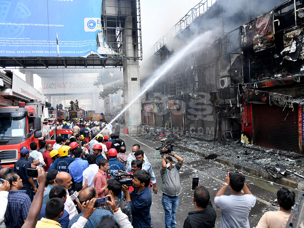 Hyderabad : Ameerpet Fire Accident HD Photos18