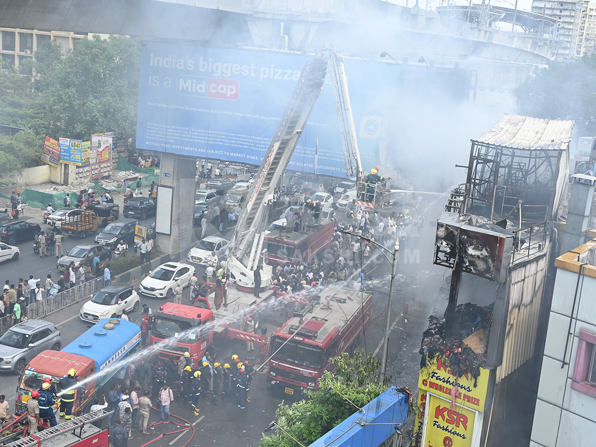 Hyderabad : Ameerpet Fire Accident HD Photos2