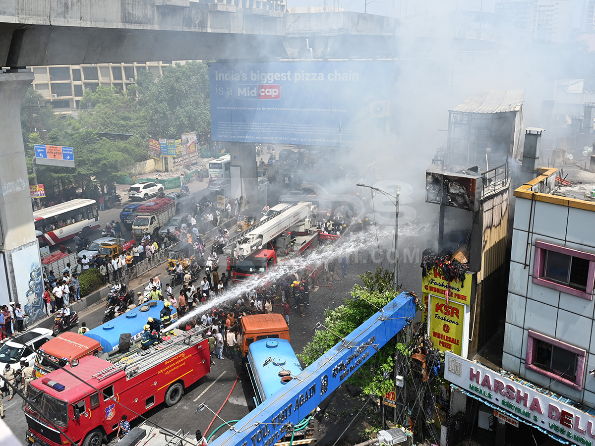 Hyderabad : Ameerpet Fire Accident HD Photos3
