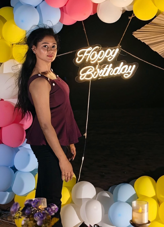 'Bigg Boss' keerthi bhat birthday celebrations photos8