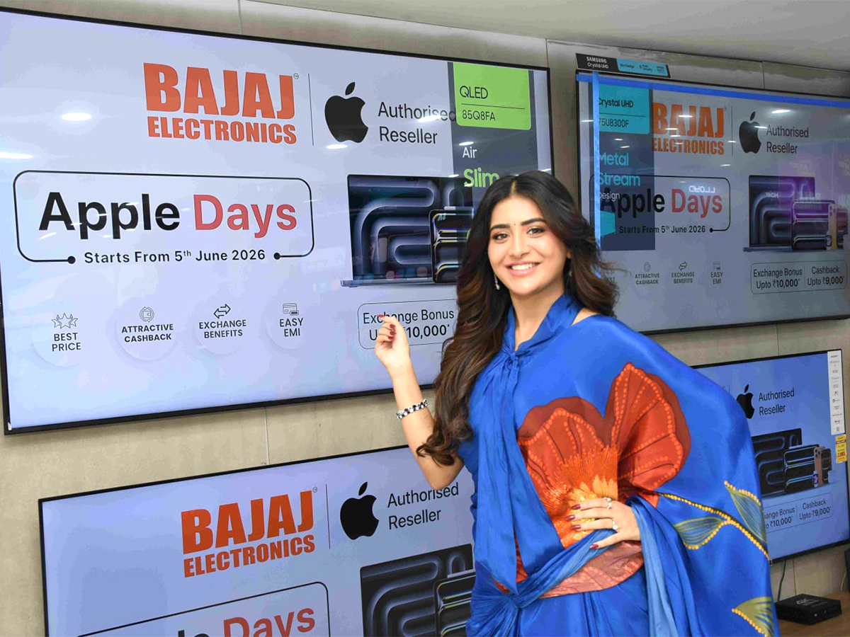 Beautiful Actress Rashi Singh creates a Buzz in Panjagutta13