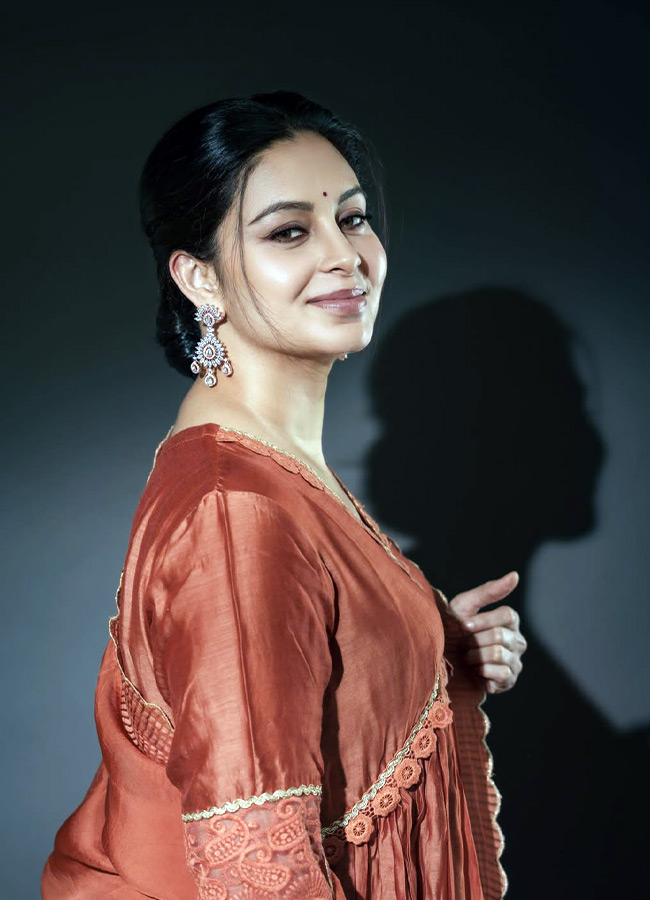  Tollywood actress Abhinaya smiley looks... photos11