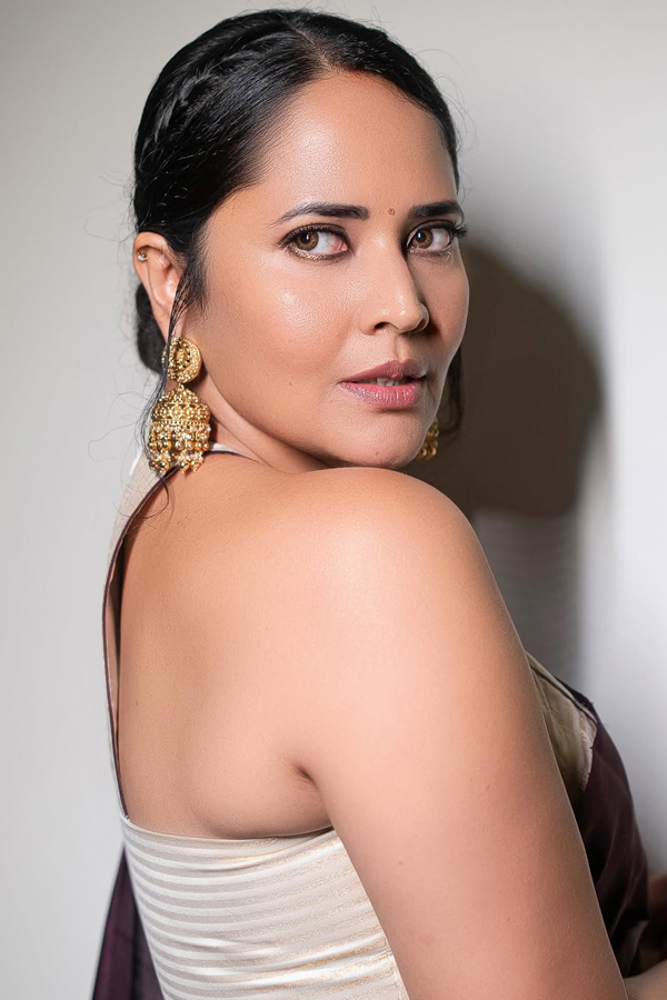Anchor Anasuya Bharadwaj Stunning Looks In Saree Photos2