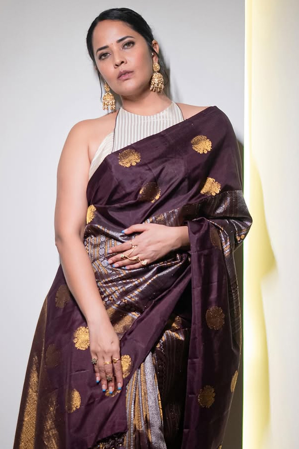 Anchor Anasuya Bharadwaj Stunning Looks In Saree Photos15