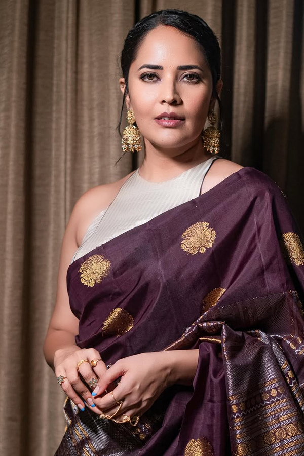 Anchor Anasuya Bharadwaj Stunning Looks In Saree Photos16