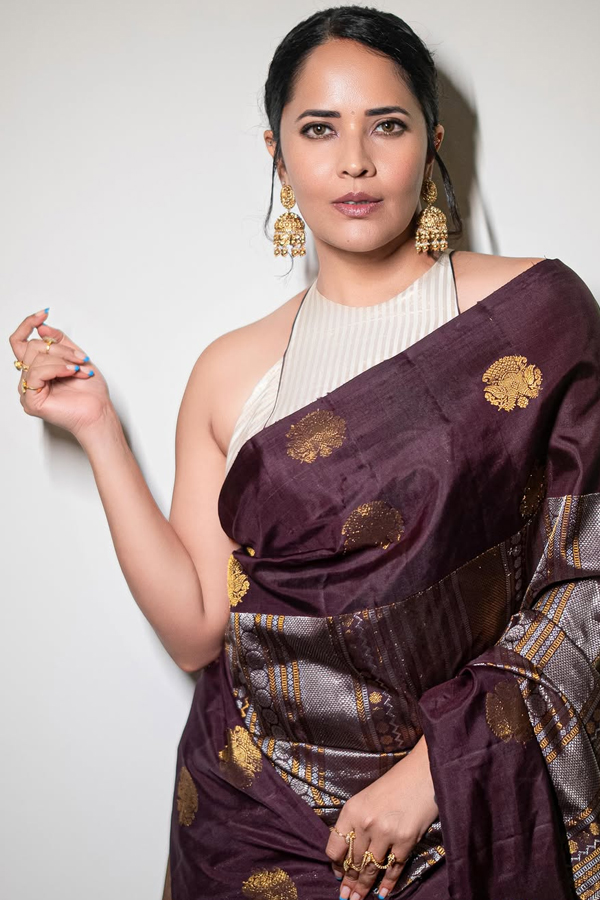 Anchor Anasuya Bharadwaj Stunning Looks In Saree Photos3