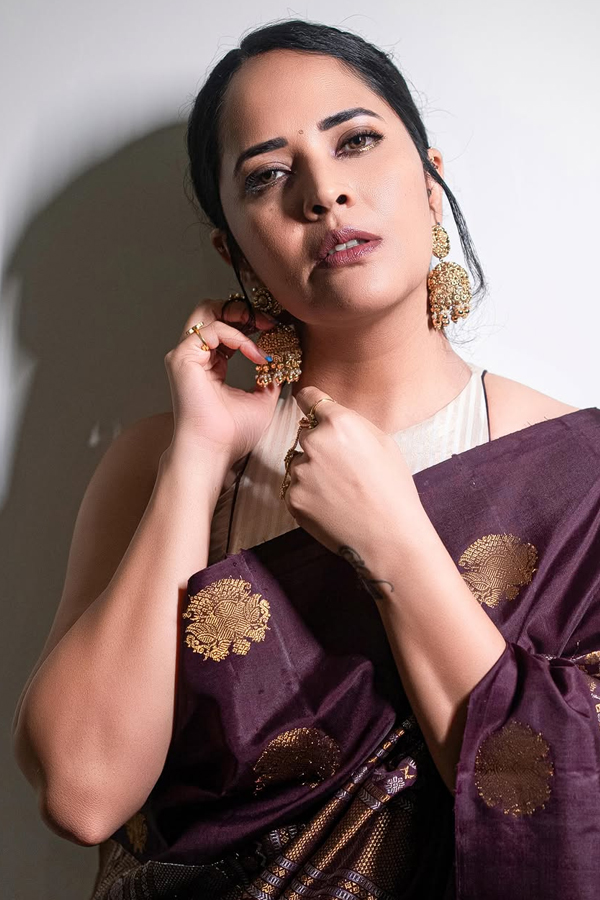 Anchor Anasuya Bharadwaj Stunning Looks In Saree Photos4