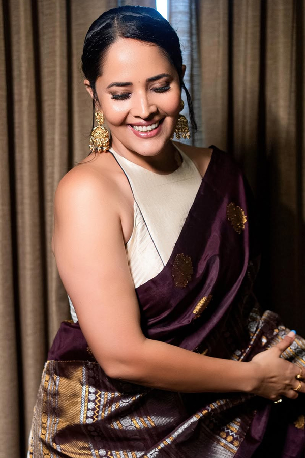 Anchor Anasuya Bharadwaj Stunning Looks In Saree Photos6