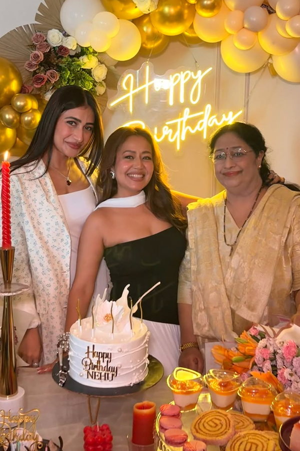 Neha Kakkar celebrated Her Birthday In style with a fun Photos11