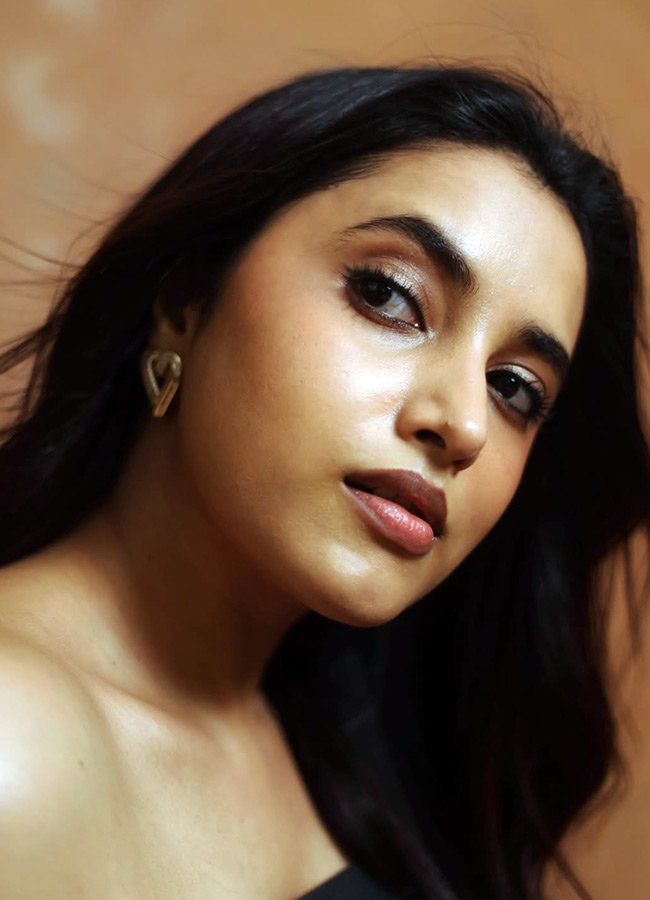 Priyanka Mohan stunning stills in a black dress photos...7