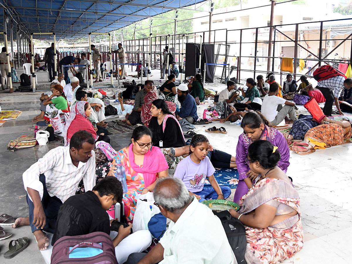 Everything is ready for the distribution of fish prasadam photos5