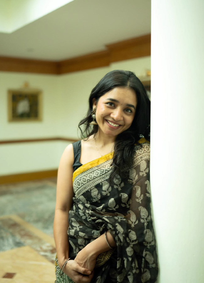 A little class, a little mass… Anishma youthful photos..8